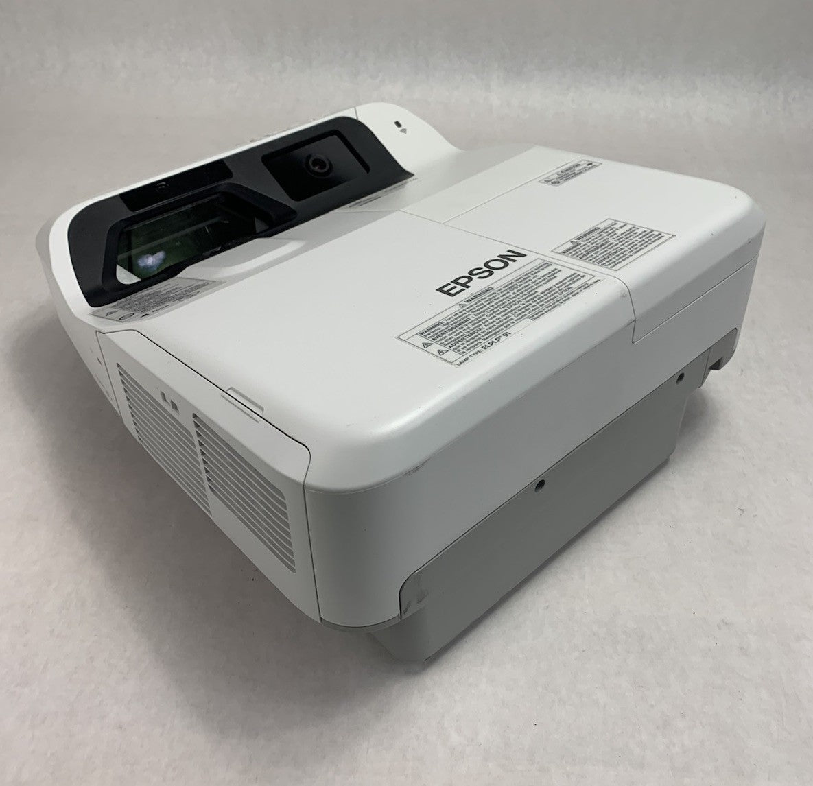 Epson PowerLite 695Wi H740A LCD Lamp Projector 1378 Lamp Hours - No Remote0