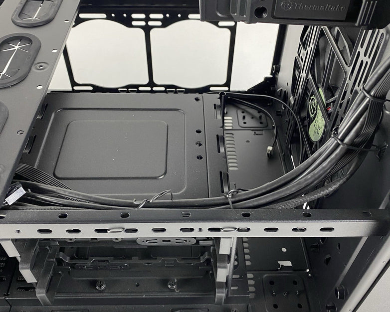 Thermaltake Core X9 E-ATX Cube Computer Case