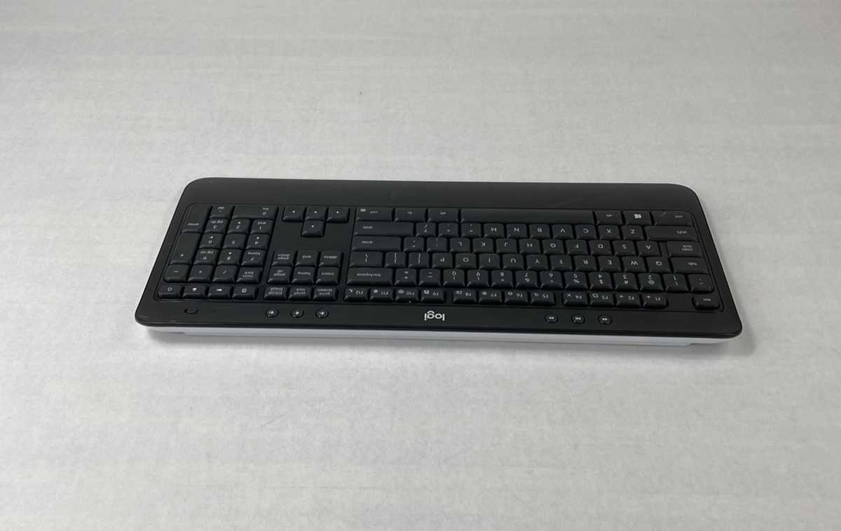 Lot of 4 Logitech K540 Y-R0012 Wireless Desktop Keyboard Power Tested No Dongle