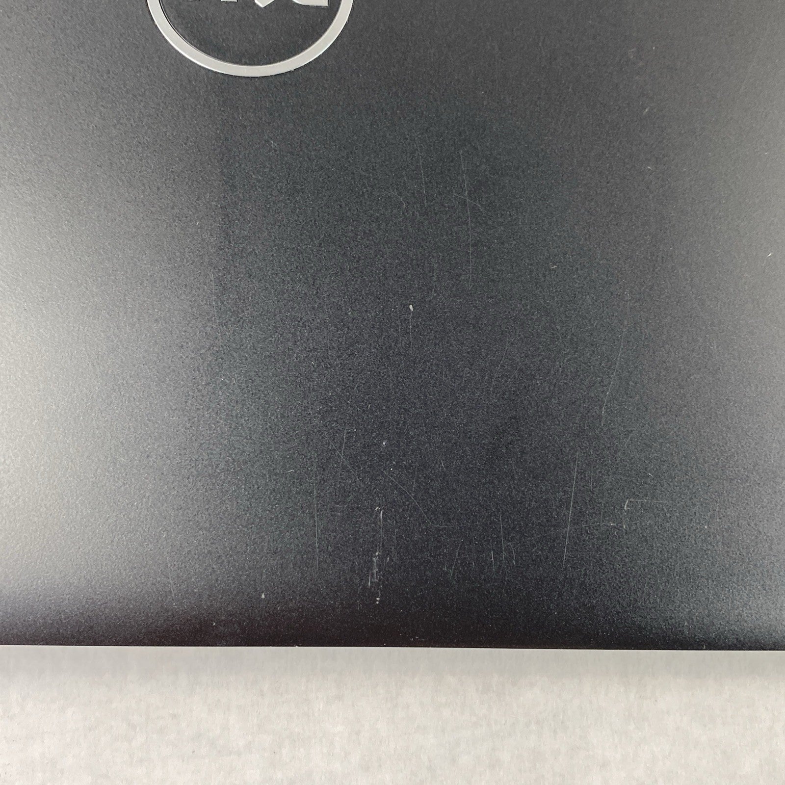 Dell Latitude 5580 Core i5-7300U 2.60 GHz 8 GB RAM 15.6" No Battery No HDD No OS