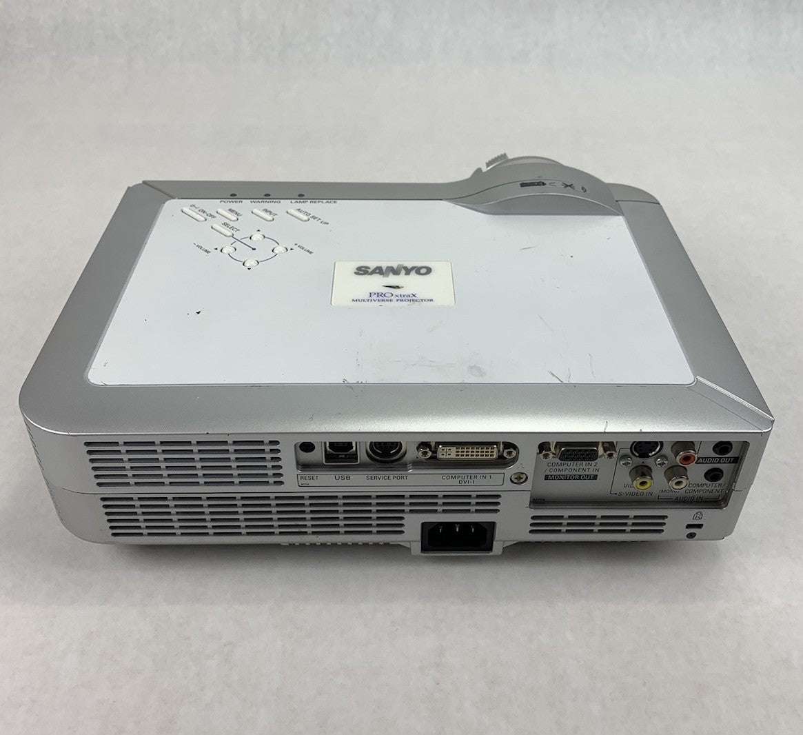 Sanyo PLC-XU86 LCD Projector – Parts or Repair Bad Lamp