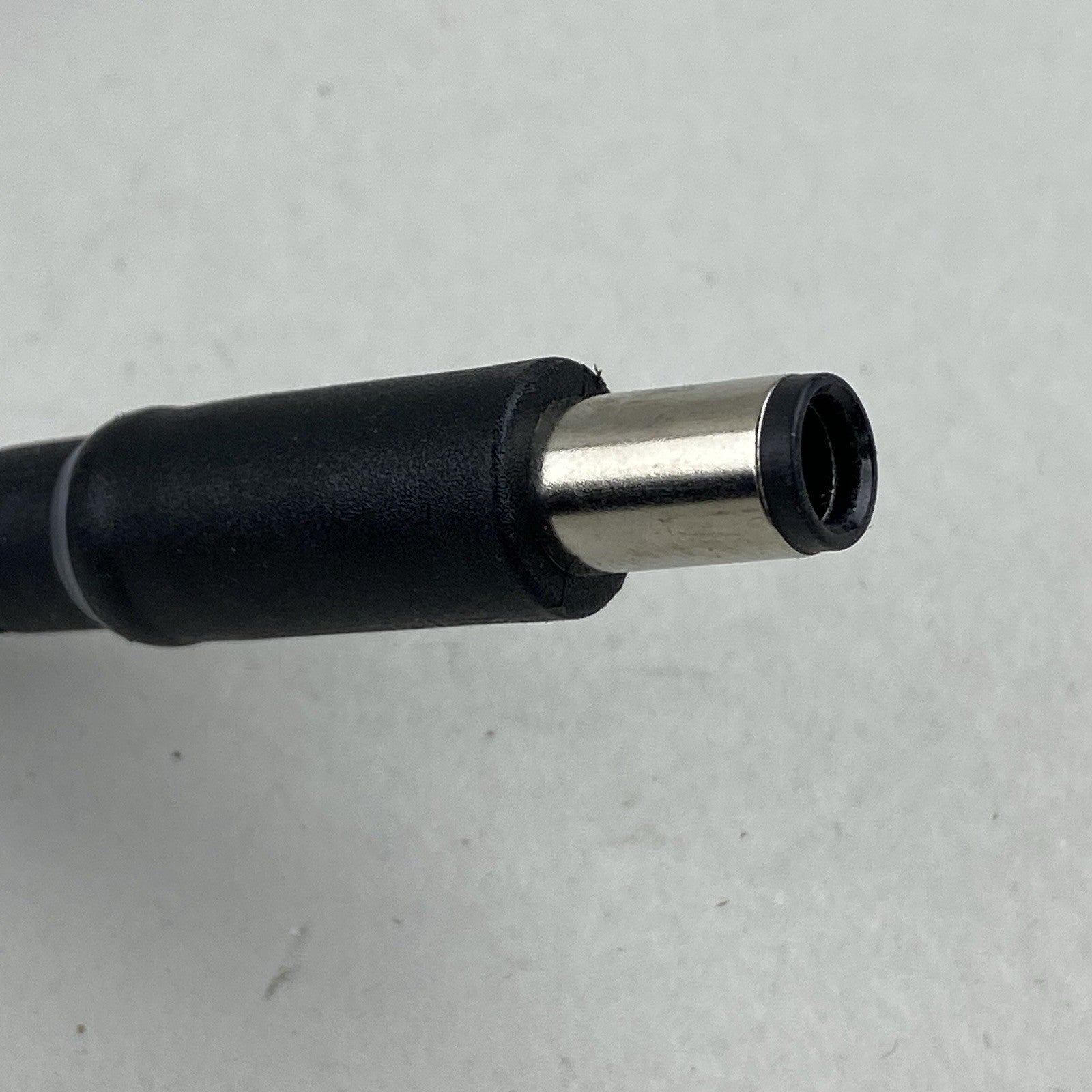 Dell Adapter LA240PM180 19.5v, 12.31A 240.0w5