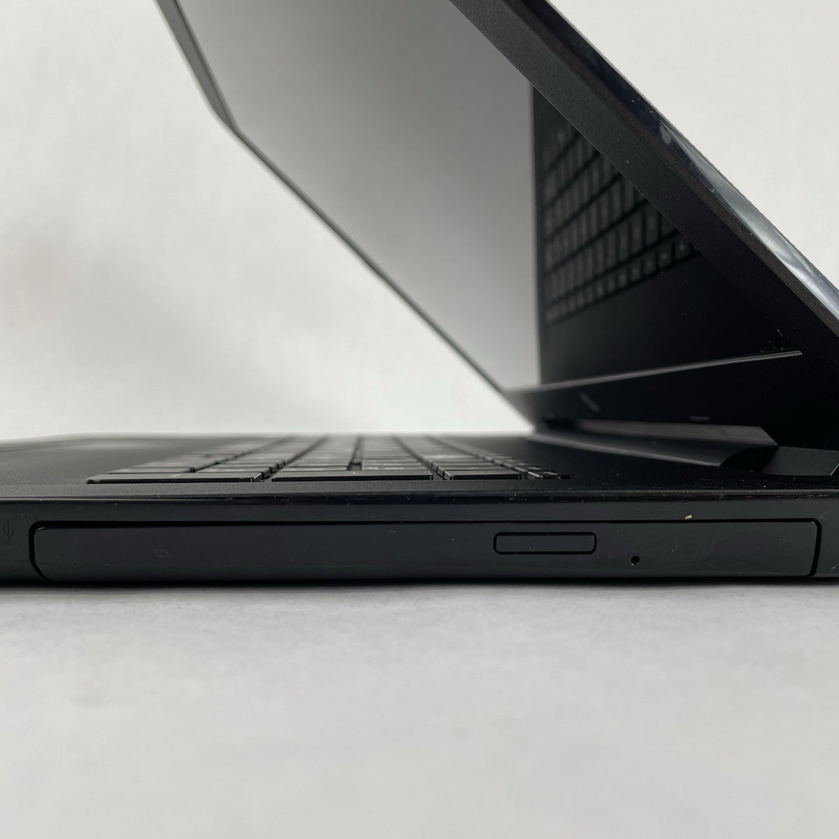 HP 17-x116dx 17.3" i5-7200U 2.50 GHz 8 GB RAM No SSD/OS/AC/Batt - READ8