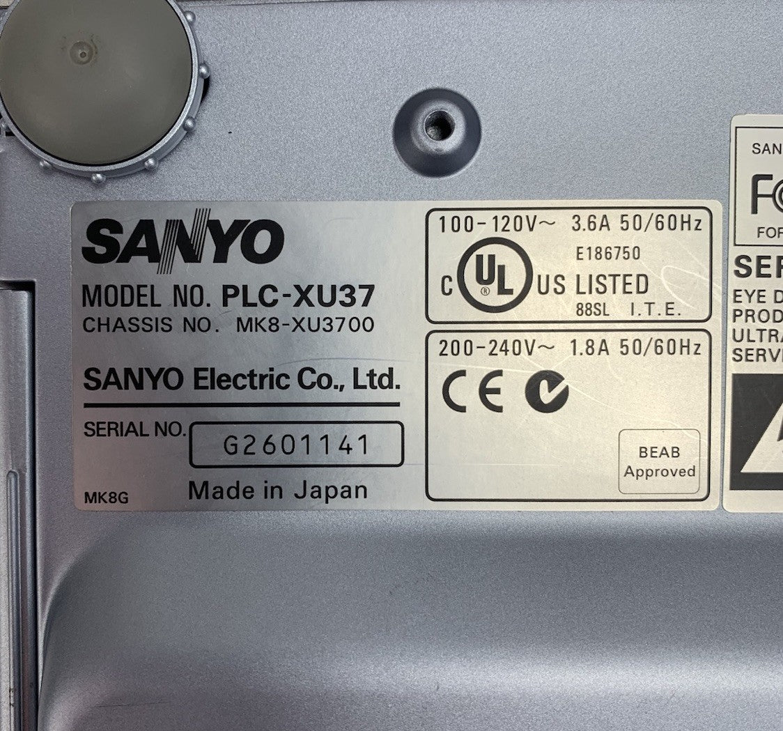Sanyo PLC-XU37 PRO xtraX Multiverse Projector - No Remote8
