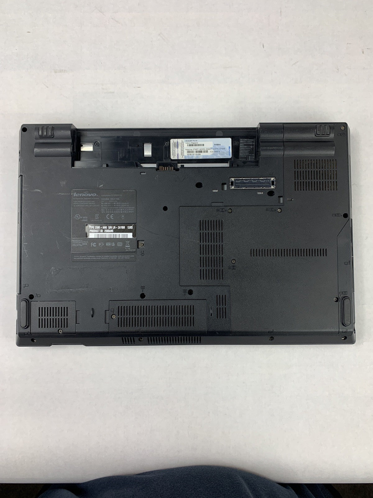 Lenovo ThinkPad L512 15.6" i5-M520 2.4 GHz 4 GB Ram No OS No HDD No AC No Batt