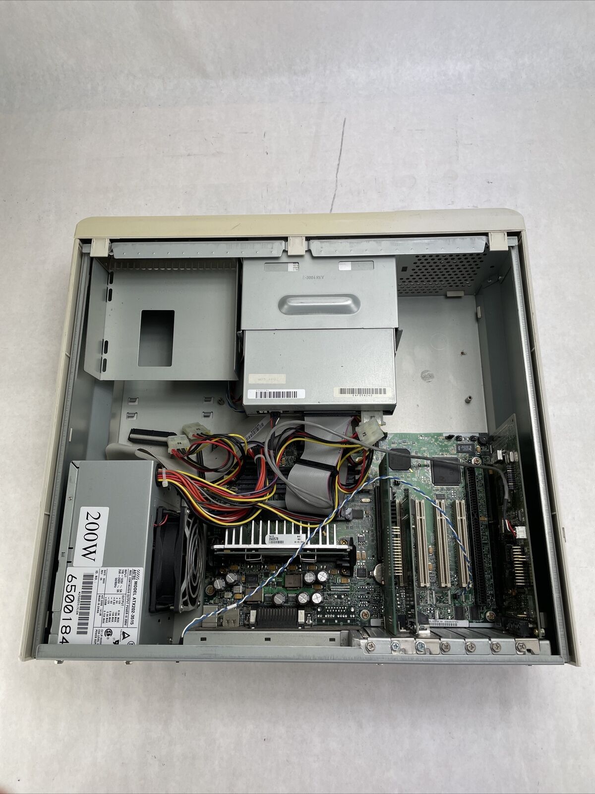 Gateway E-3110 DT Intel Celeron 333MHz 32MB RAM No HDD No OS
