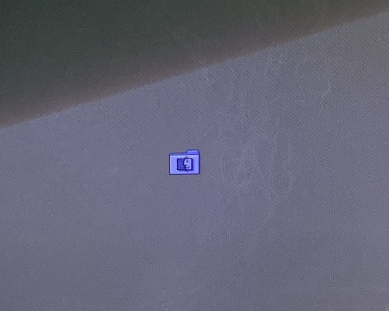 Apple A1002 eMac G4 2003 PowerPC 7445 G4 1.0GHz __GB RAM No HDD No OS