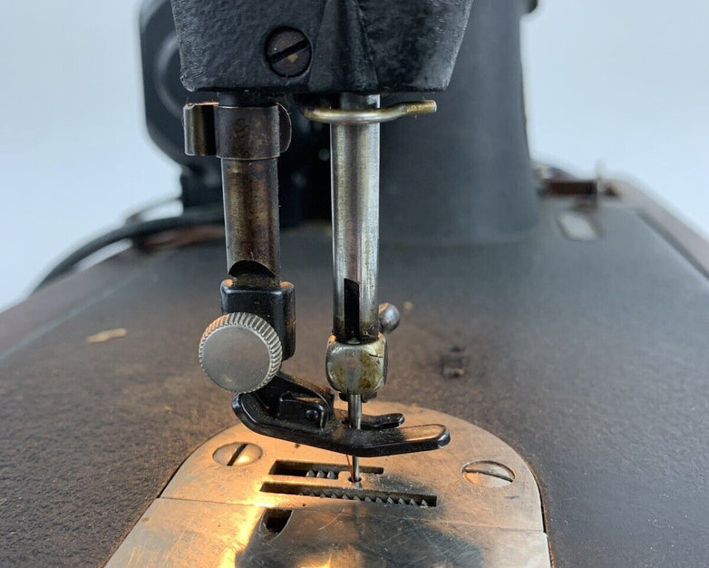 Singer Sewing Machine 15-7 Powers On Motor Runs Dried Belts