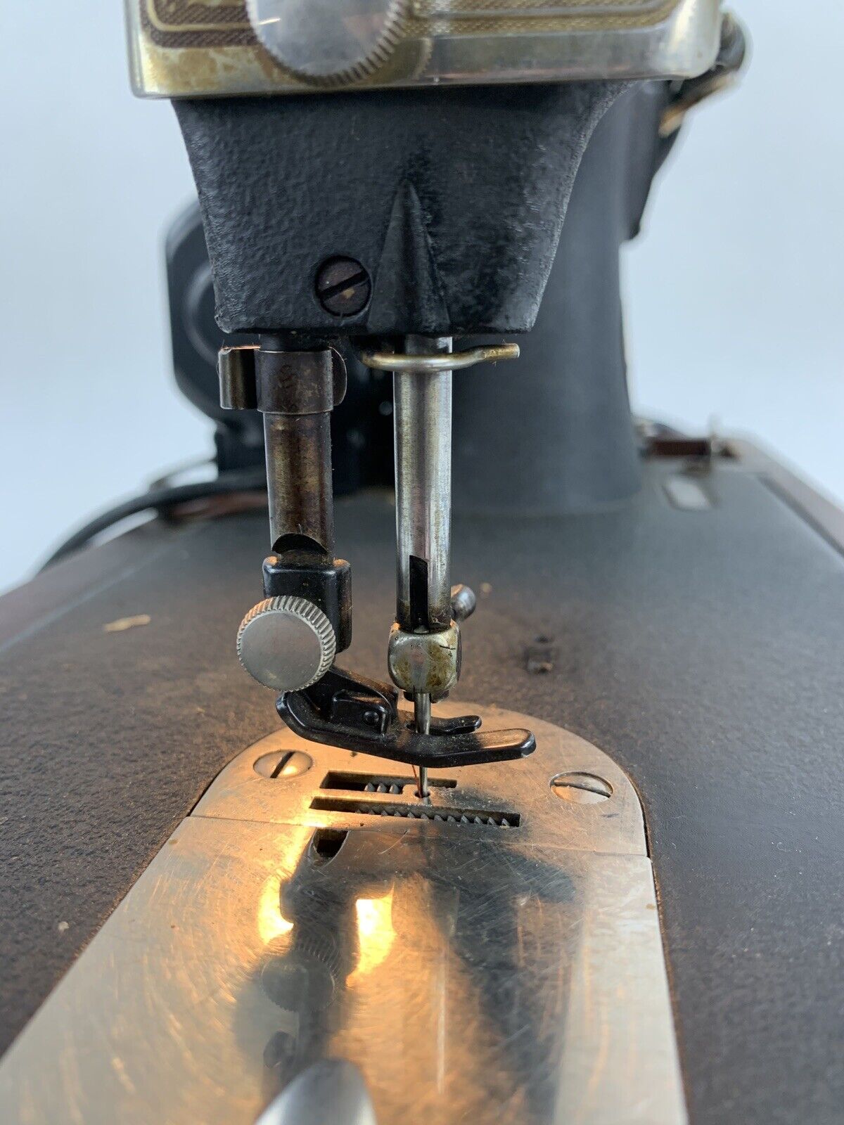 Singer Sewing Machine 15-7 Powers On Motor Runs Dried Belts