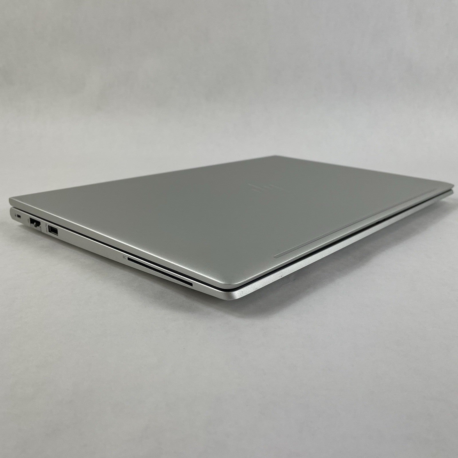 HP EliteBook 655 G9 15.6" AMD Ryzen 5 Pro 5675U 2.30 GHz 8 GB RAM No SSD/OS/AC11