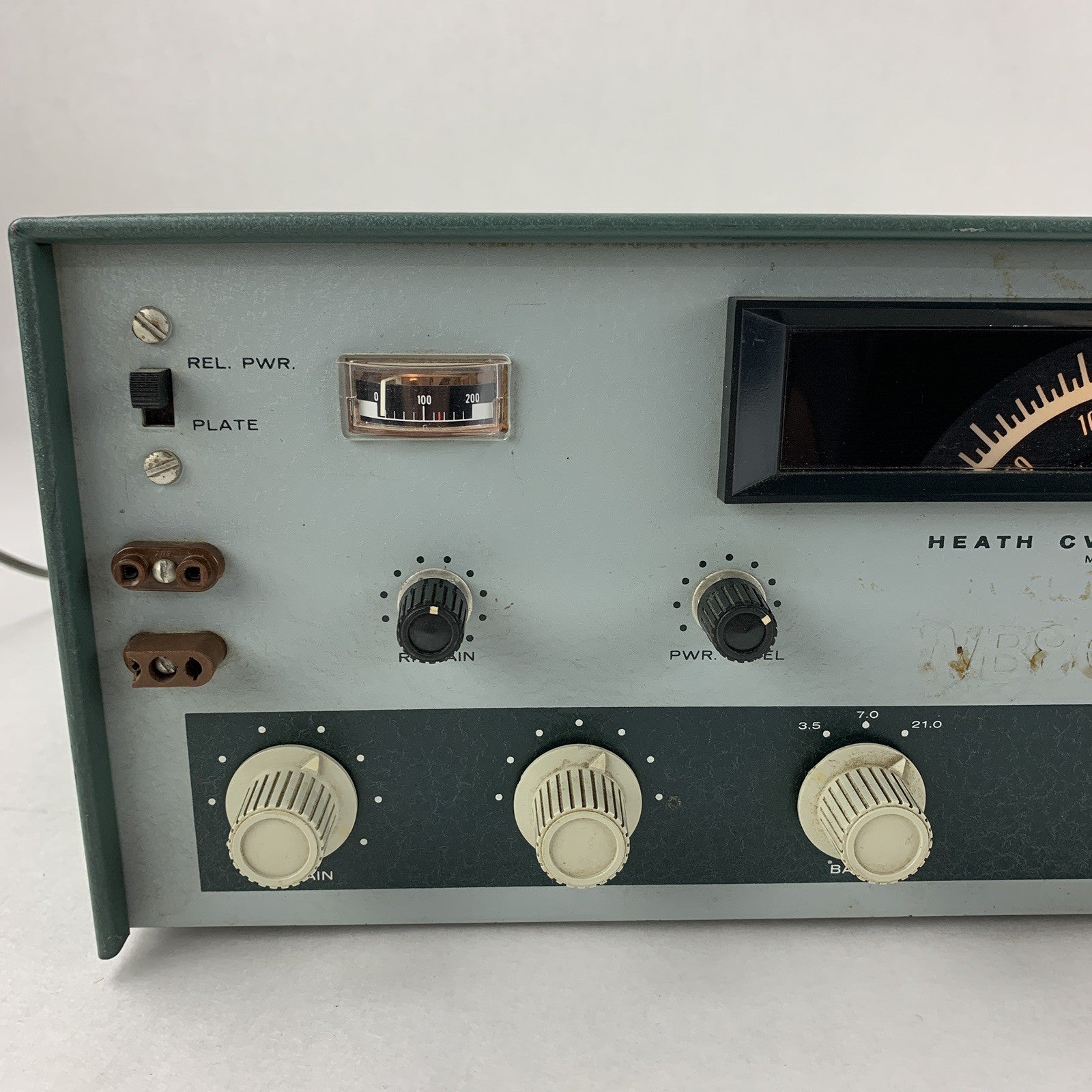 Heathkit HW-16 CW Transceiver  Powers On