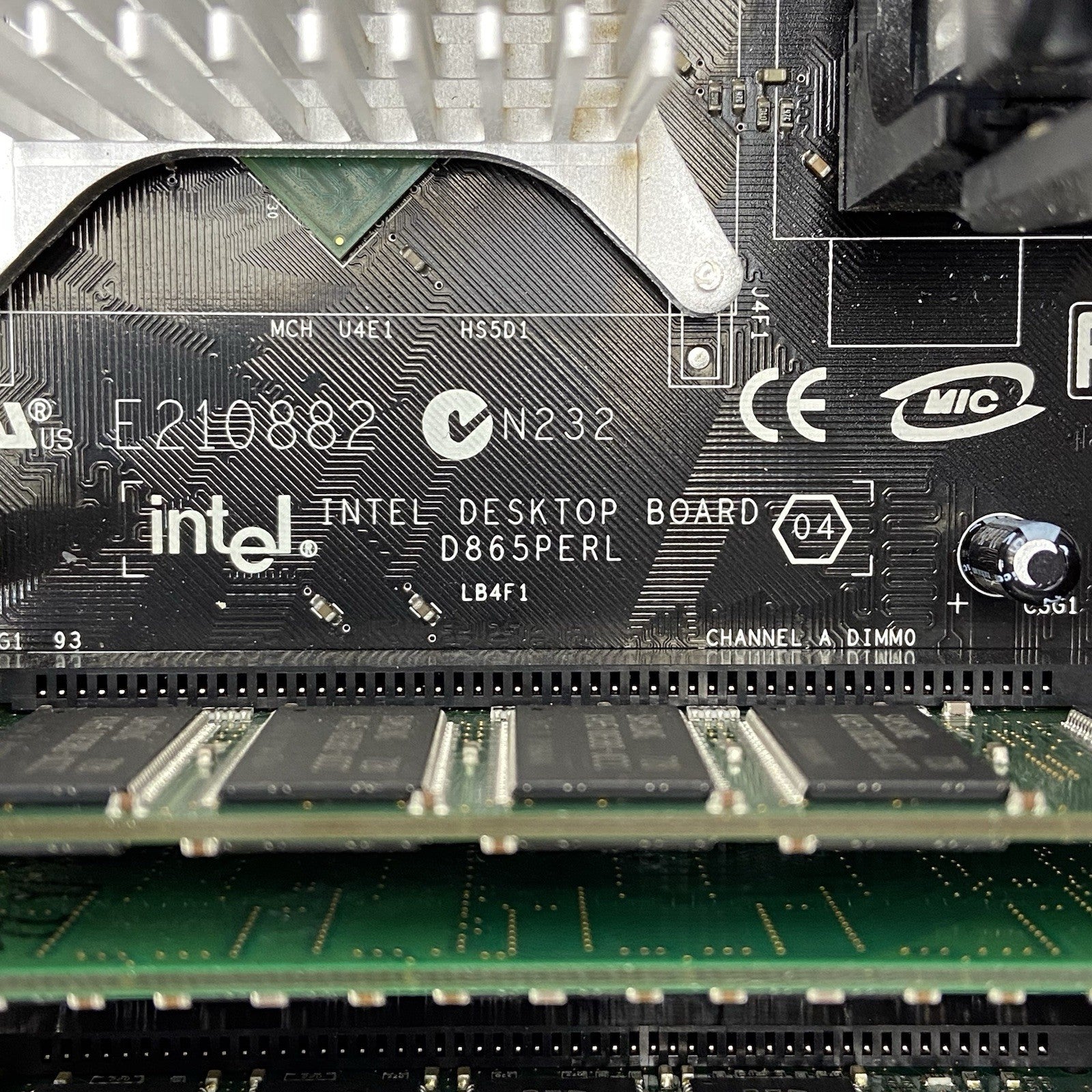Intel D865PERL Motherboard Intel Pentium 4 2.8GHz 2.5GB RAM w/IO Shield6