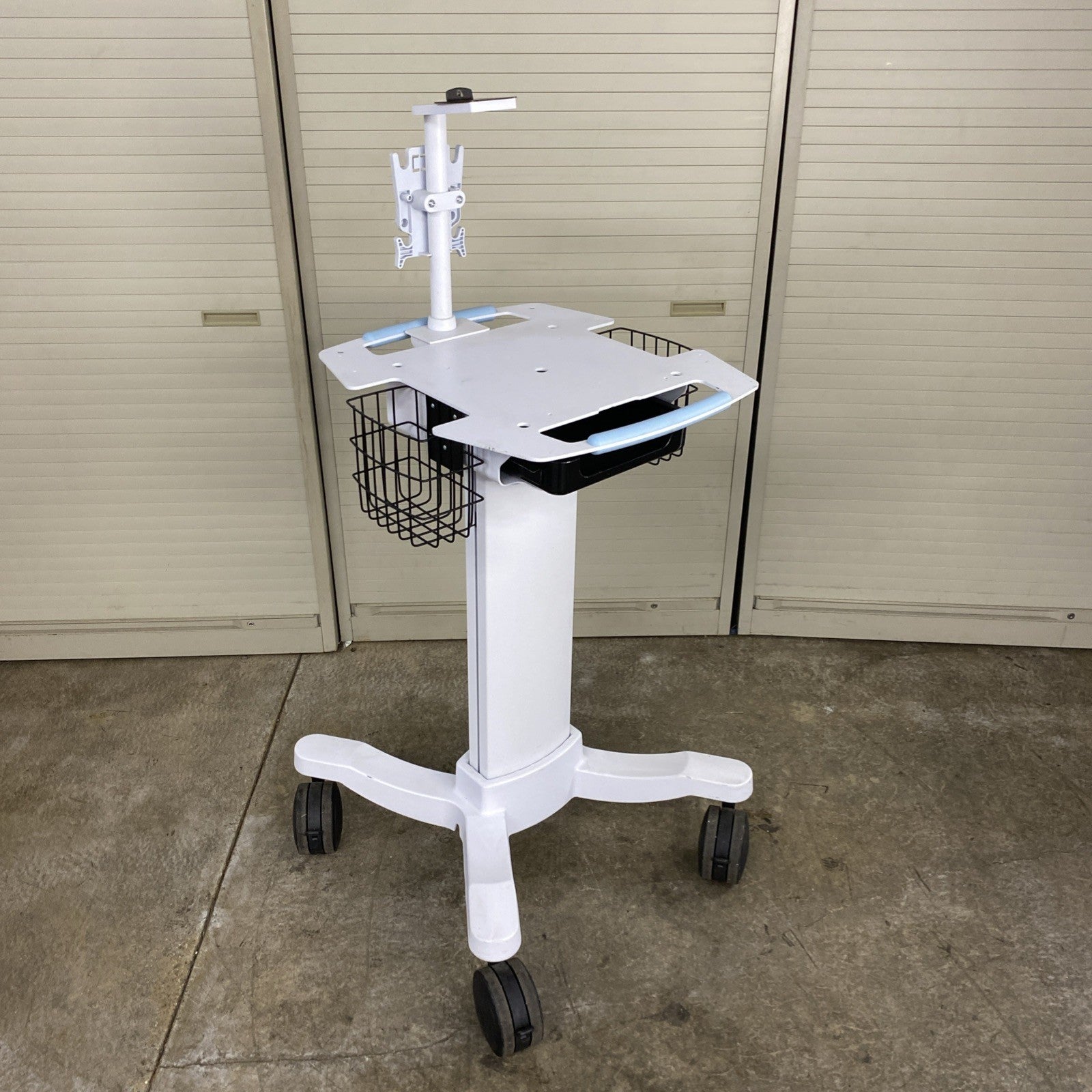 Welch Allyn 105341 Mobile Medical LPC Office Cart0