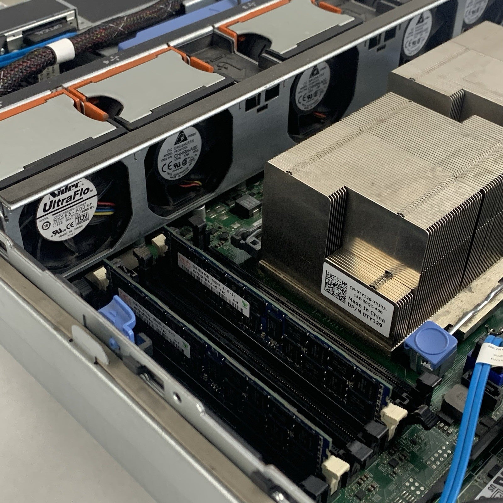 Dell Poweredge R710 Server 2x E5620 2.4 GHz 48 GB Ram Bad ODD No HDD No OS17