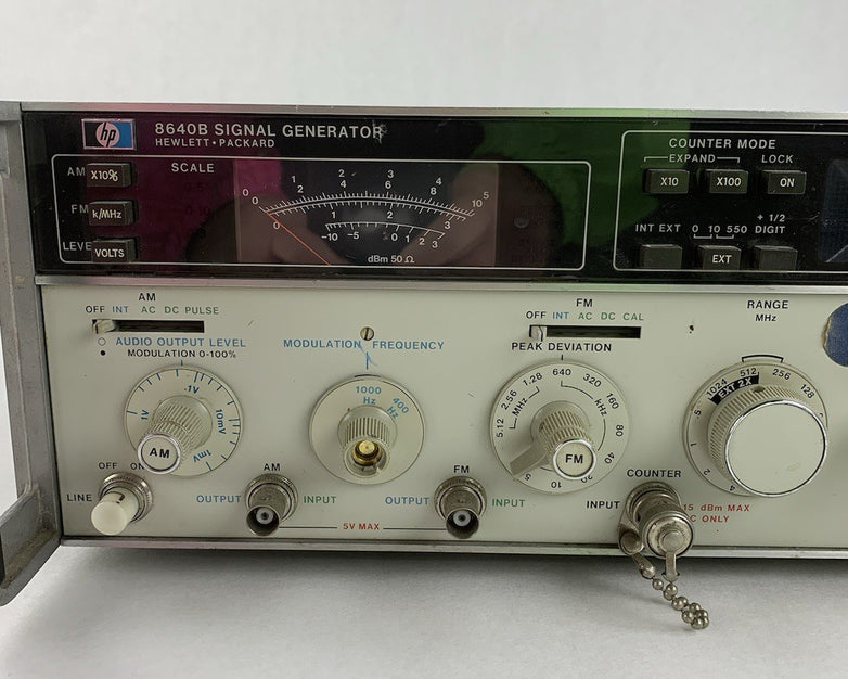 HP Hewlett-Packard 8640B Signal Generator - Power Tested