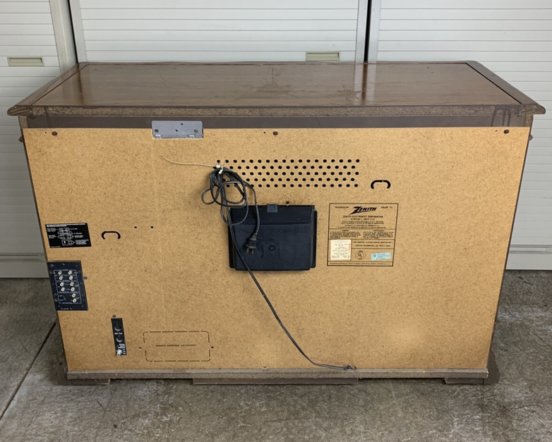 Zenith TV SB2777P 1985 Advanced System 3 Color Television Built in Speakers