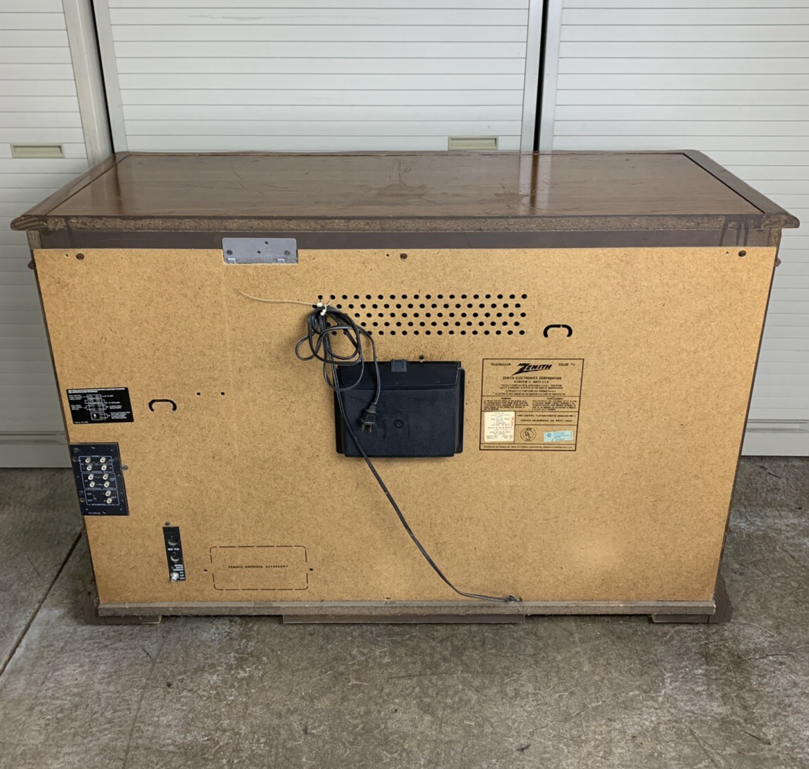 Zenith TV SB2777P 1985 Advanced System 3 Color Television Built in Speakers