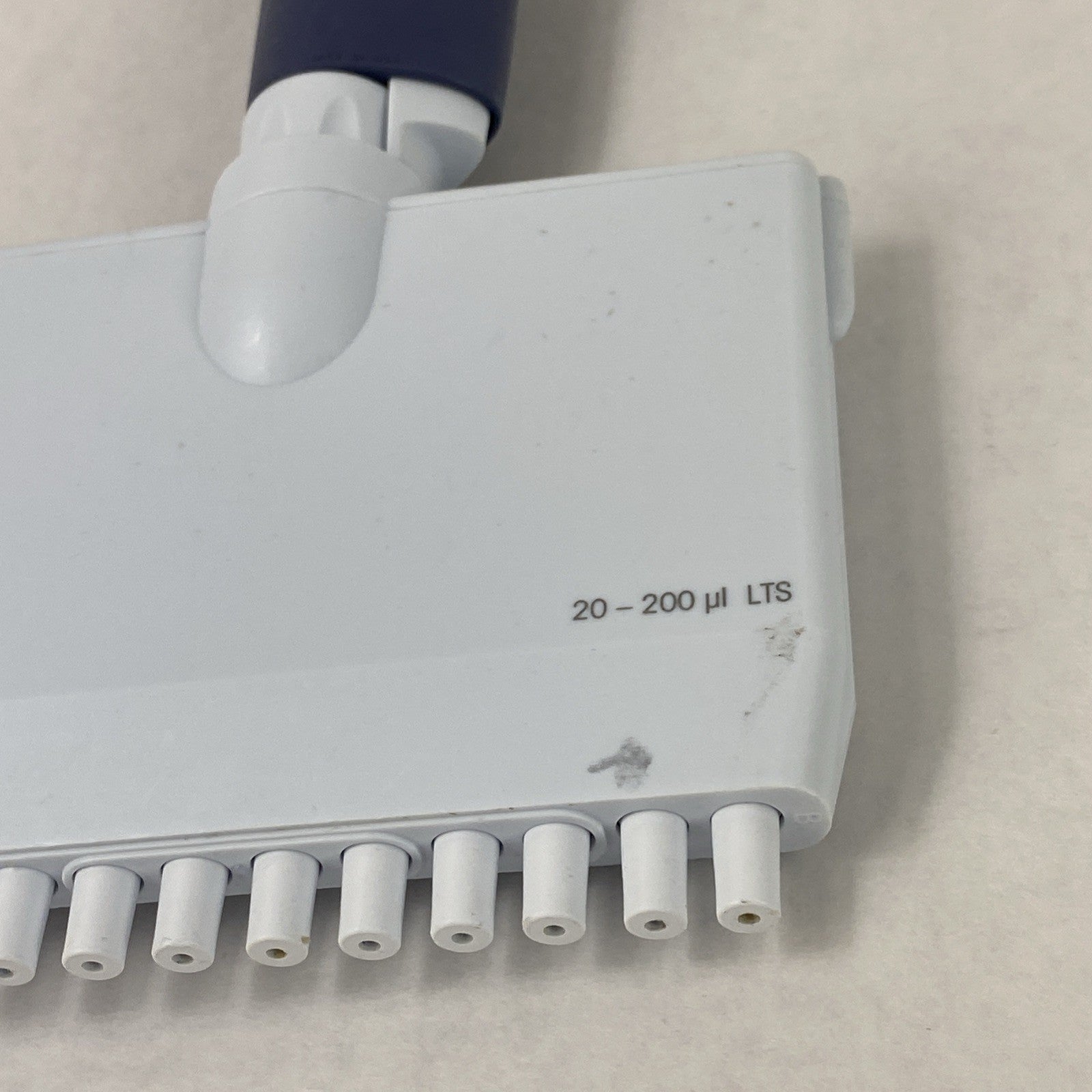 Rainin L200 Pipetlite 20-200 µL LTS 12-Channel Handheld Manuel Pipette4