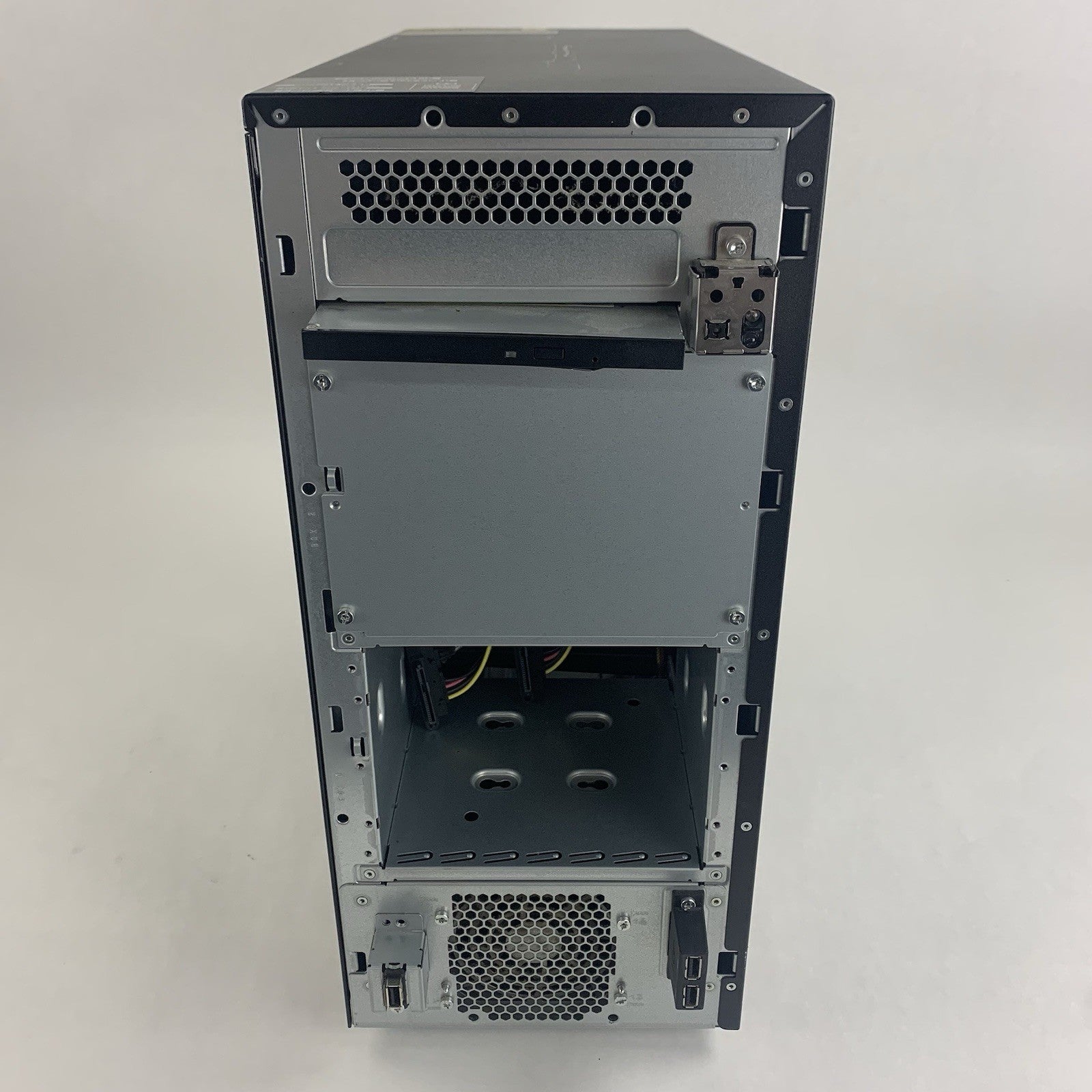 HP ML110 Gen10 8xSFF Server 1x Bronze 3104 1.7 GHz 24 GB Ram No HDD No OS3