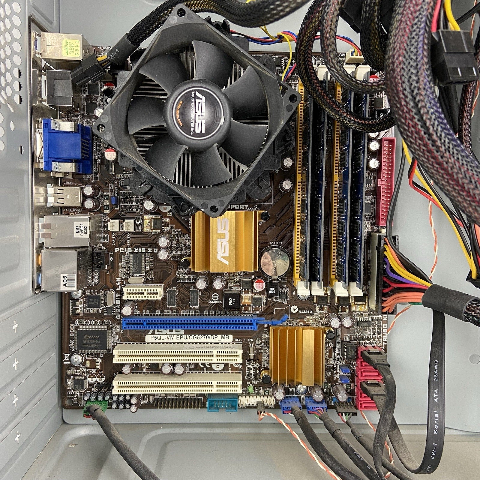 ASUS Essentio CG5270-BP004 MT Intel Core 2 Quad Q8300 2.5GHz 8GB RAM No HDD No O12