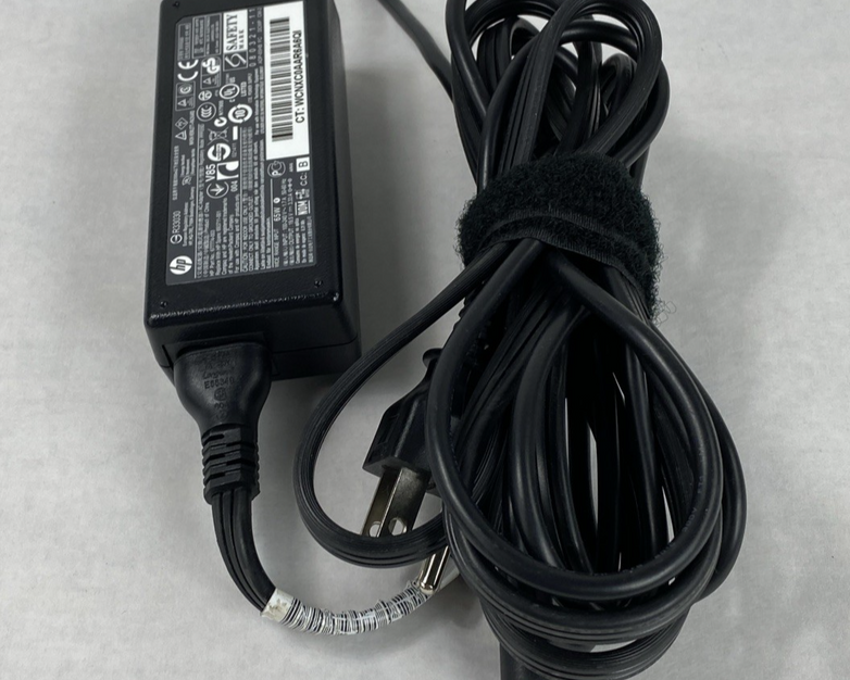 HP Spare Part No. 677774 65W 19.5V 3.33A AC Adapter Large Tip (Lot of 5)