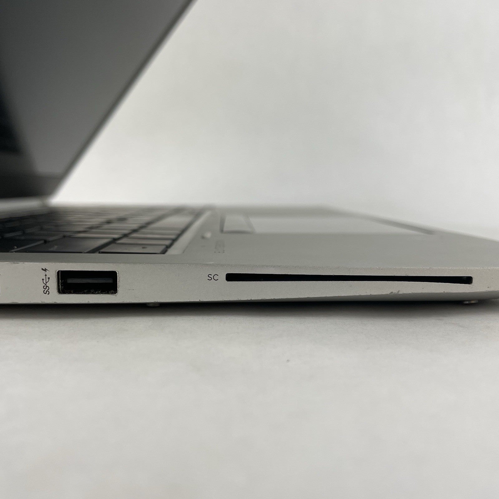 HP EliteBook 850 G6 15.6" i7-8665U 1.90 GHz 8 GB RAM No SSD/OS/AC - Corner4