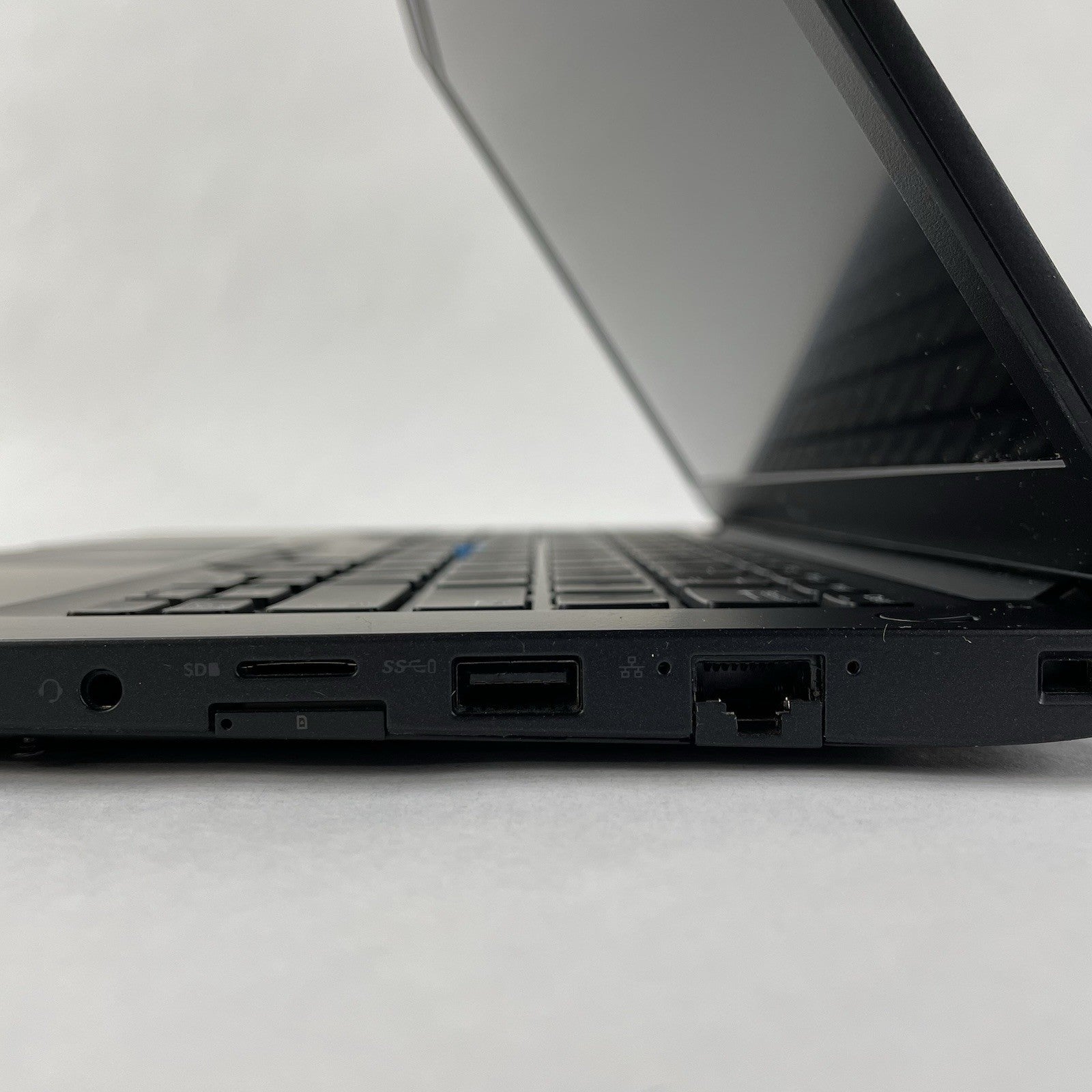 Dell Latitude 7490 14" i5-7300U 2.60 GHz 8 GB RAM No SSD/OS/AC8
