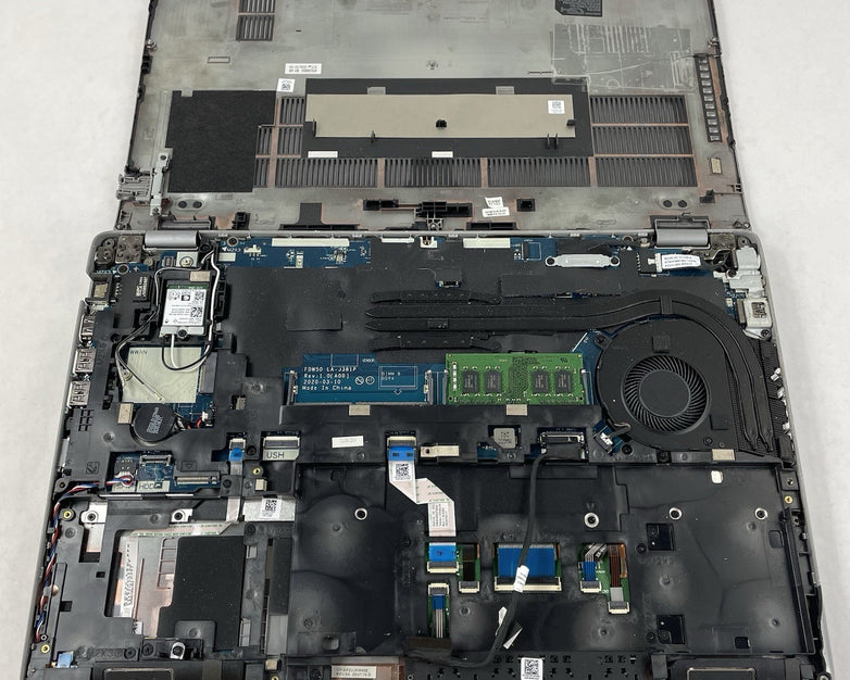 Dell Latitude 5510 15.6" i5-10210U 1.6GHz 8GB RAM No SSD/OS/AC/Batt - Bad Bottom