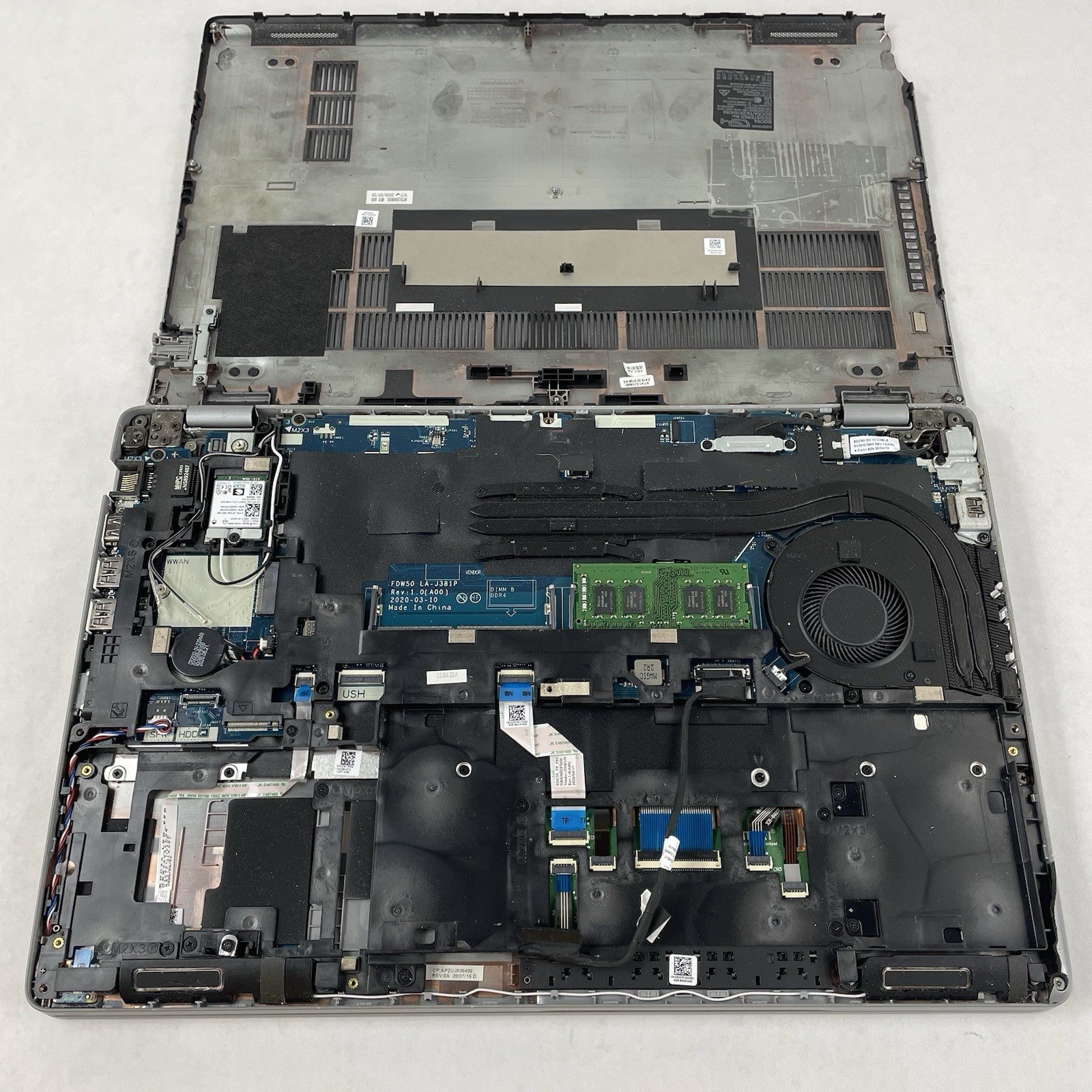 Dell Latitude 5510 15.6" i5-10210U 1.6GHz 8GB RAM No SSD/OS/AC/Batt - Bad Bottom18