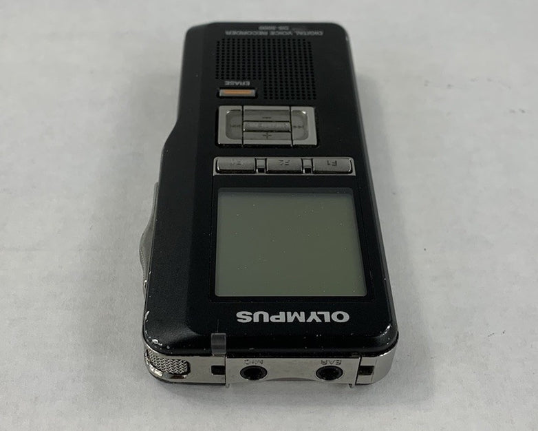 Olympus DS-5000 Digital Voice Recorder With Case and Charging Cradle