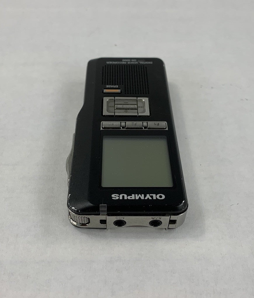 Olympus DS-5000 Digital Voice Recorder With Case and Charging Cradle