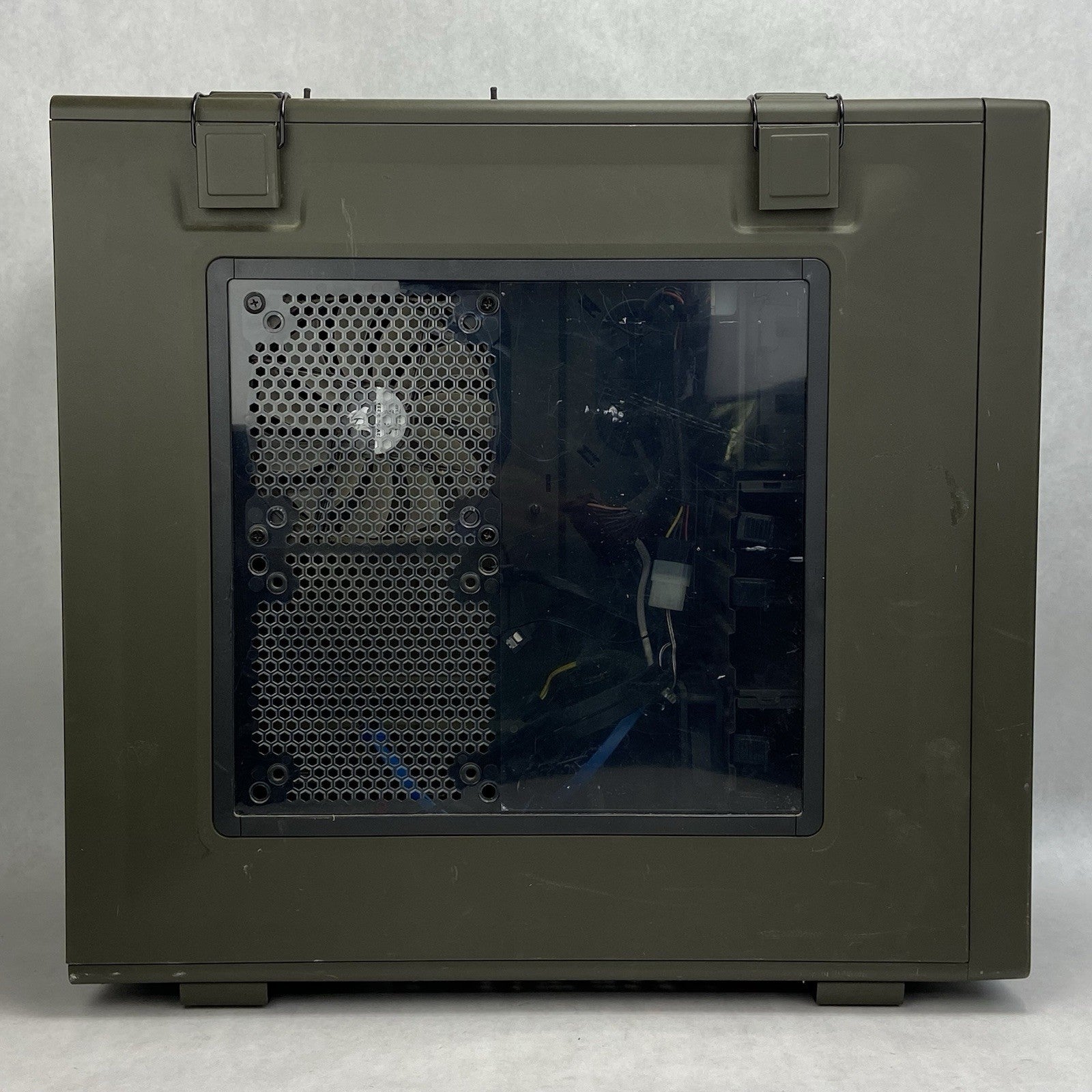 Corsair Vengeance C70 Mid Tower Gaming Case Antec HCG-520M 520W PSU6