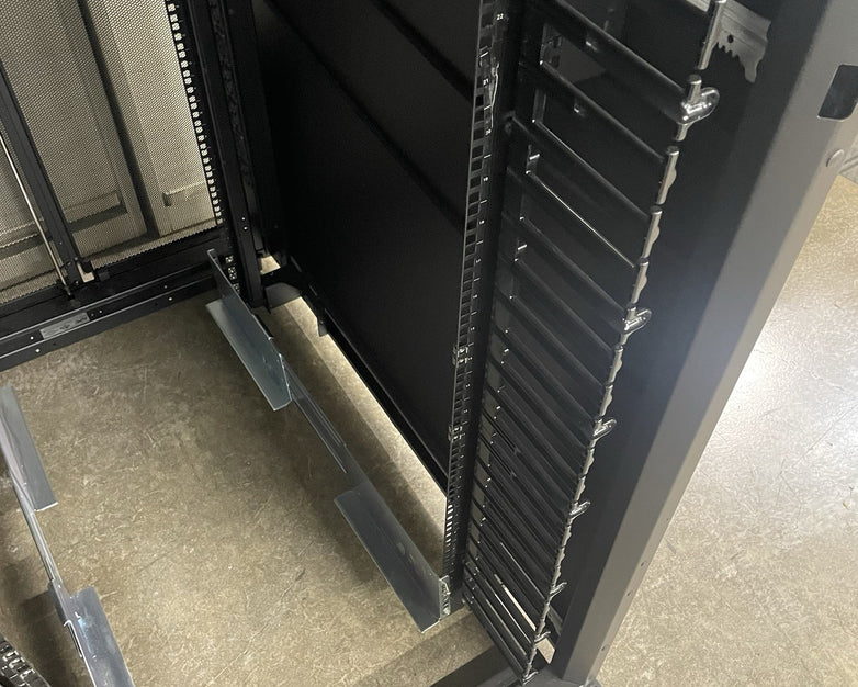 APC E242296 NetShelter SX 42U Server Rack 19" Enclosure Cabinet No Key