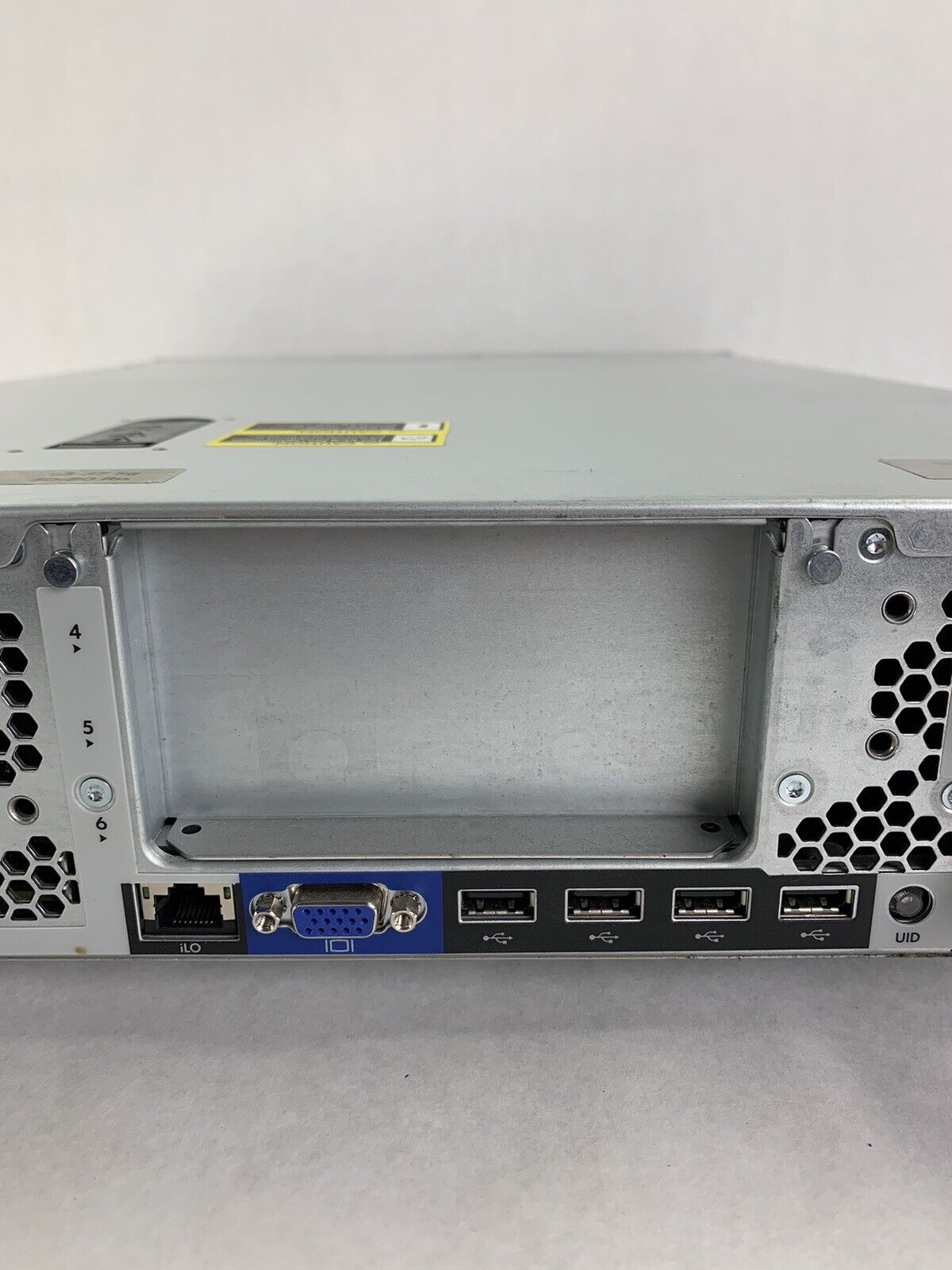 HP ProLiant DL380p Gen8 Server E5-2640 2 GHz 48 GB RAM NO HDD NO OS
