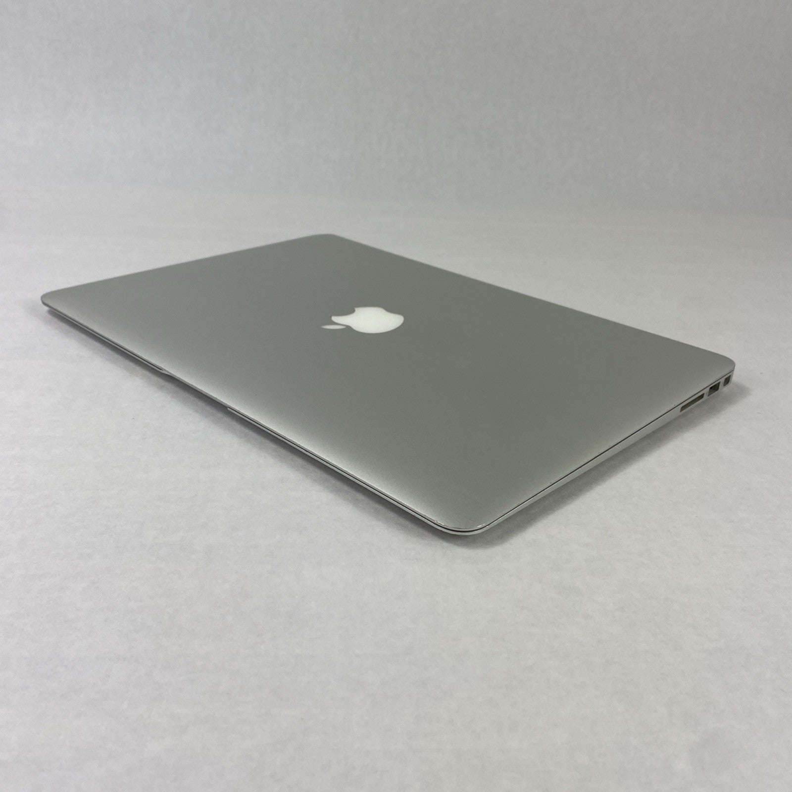 Apple MacBook Air A1466 2012 13" 1.8GHz i5 4GB RAM 250GB SSD os10.15.7 364Cycles