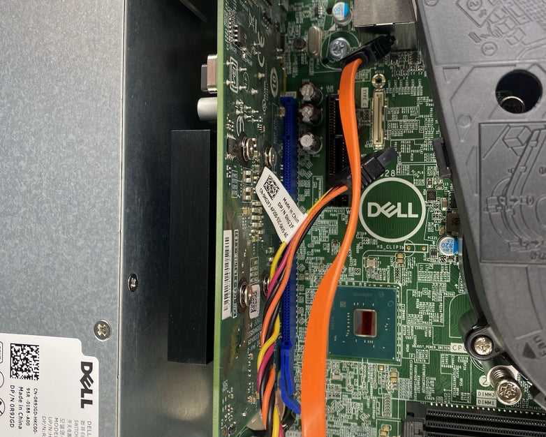 Dell OptiPlex 7060 SFF Intel Core i7-8700 3.20 GHz 8 GB RAM No HDD/OS