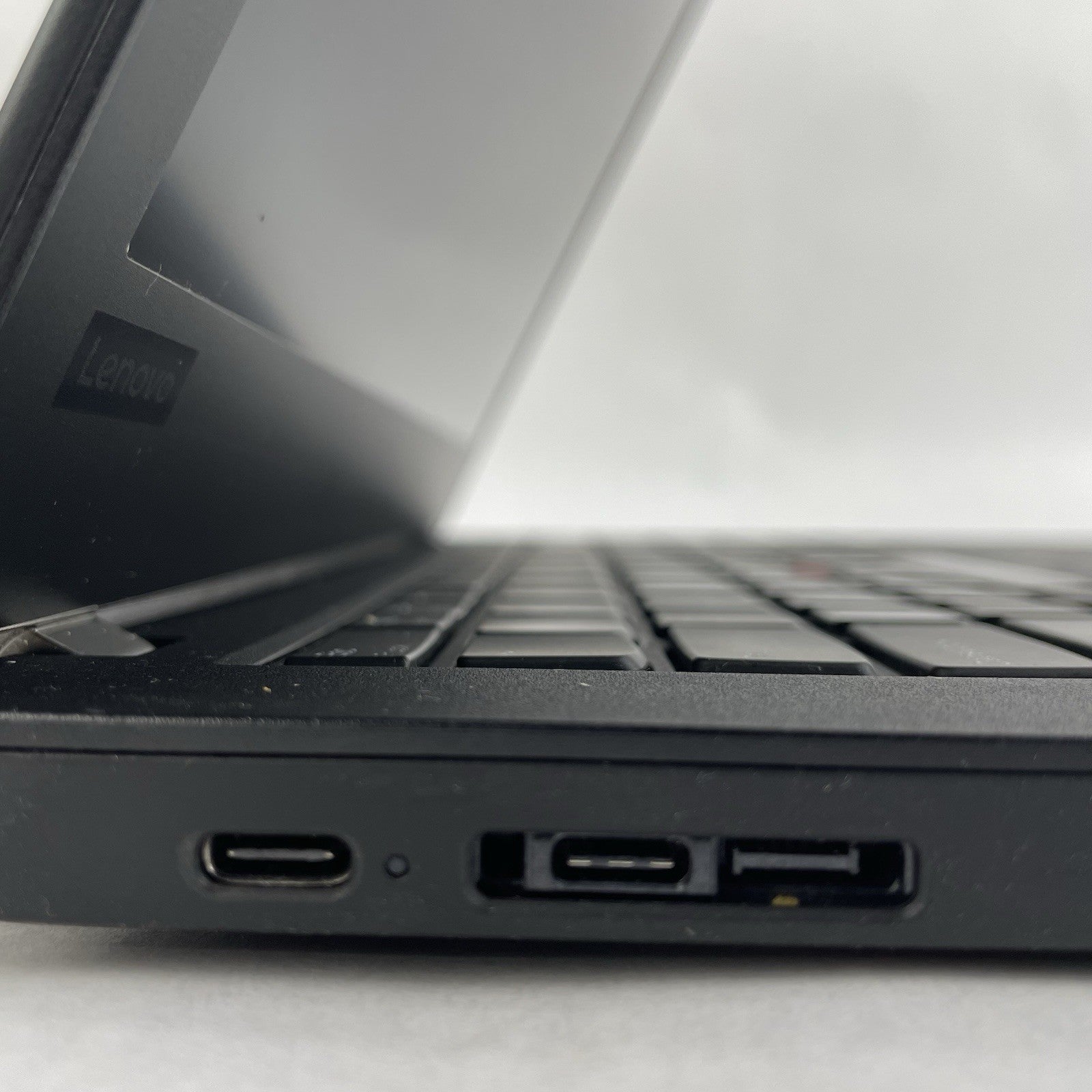 Lenovo ThinkPad T480 14" i5-8350U 1.70 GHz 8 GB RAM No SSD/OS/AC - Missing DIMM4