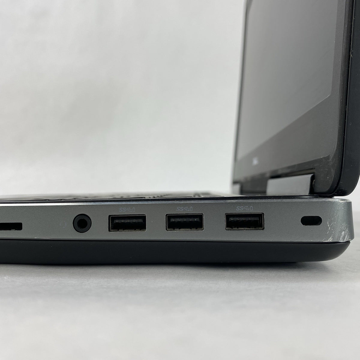 Dell Precision 7510 15.6" i7-6920HQ 2.90 GHz 8GB RAM No SSD/OS/AC8