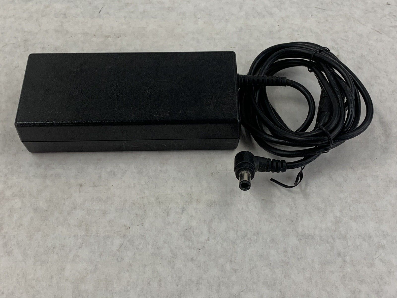 (Lot of 2) HP PA-1121-42HS Laptop Charger 18.5V 60Hz 6.5A 579799-001