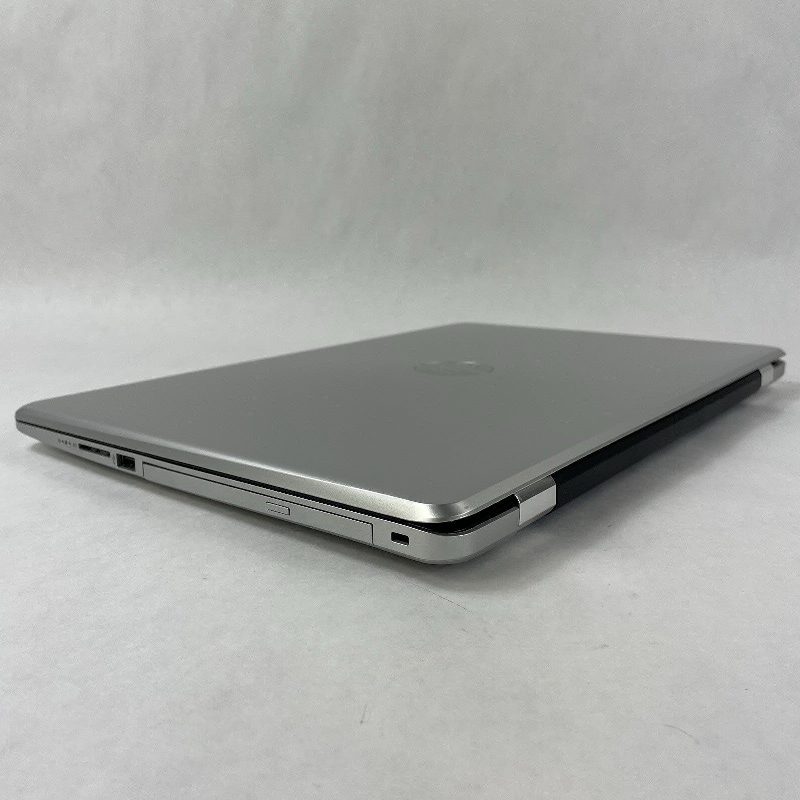 HP 17-bs061st NoteBook 17.3" i3-7100U 2.40 GHz 8 GB RAM No SSD/OS/AC12