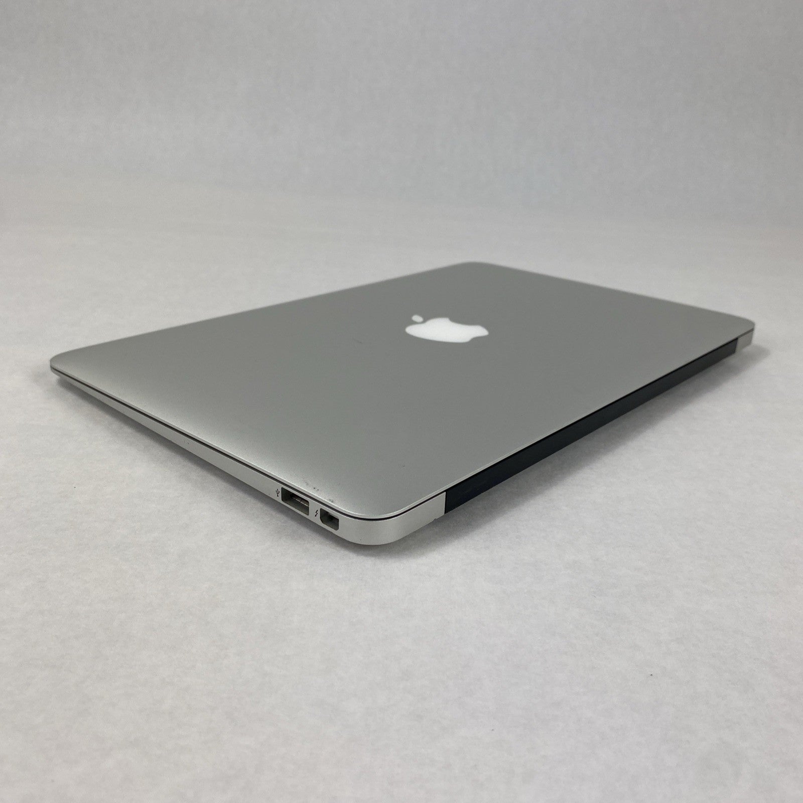 Apple A1465 MacBook Air 2013 11" 1.3Ghz i5 4GB RAM 120GB SSD os11.7.1 321 Cycles