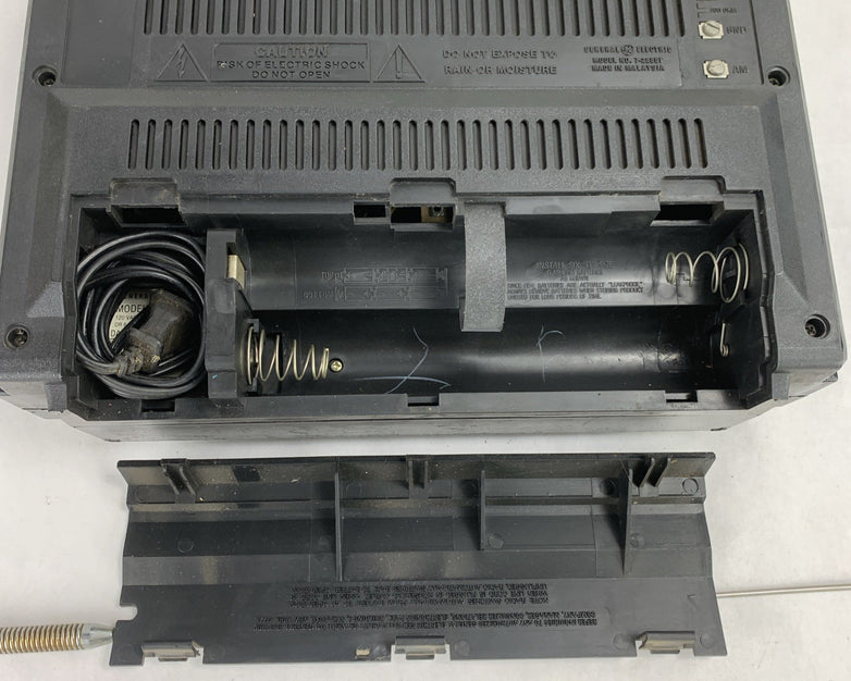 General Electric Superadio II AM/FM Receiver 7-2885F - Non-Original Antenna