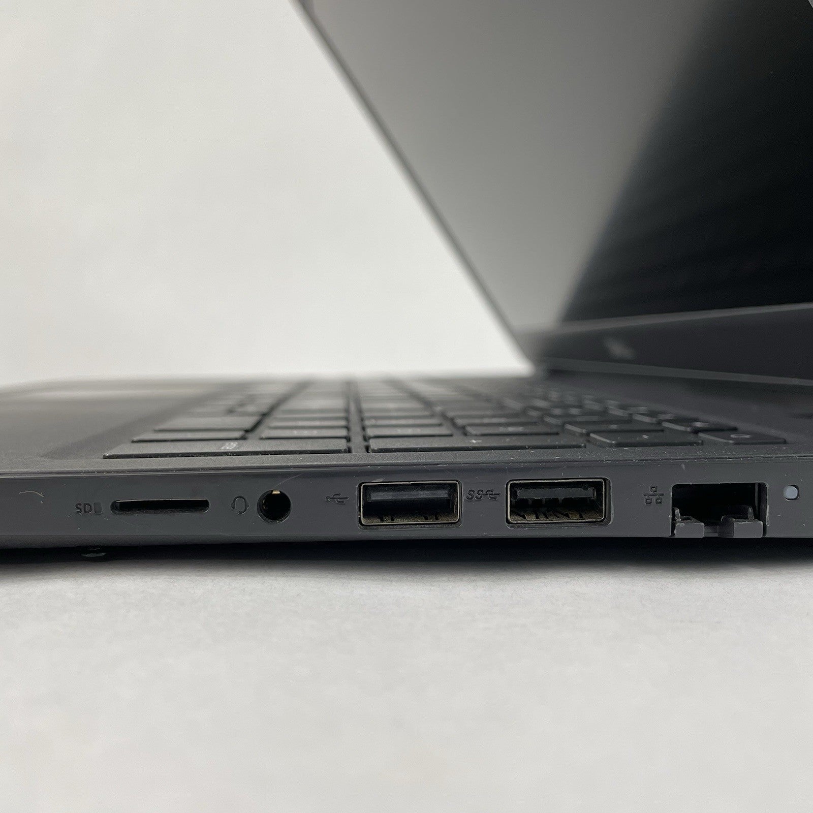 Dell Latitude 3510 15.6" i5-10210U 1.60 GHz 8 GB RAM No SSD/OS/AC - M.2 Slot5