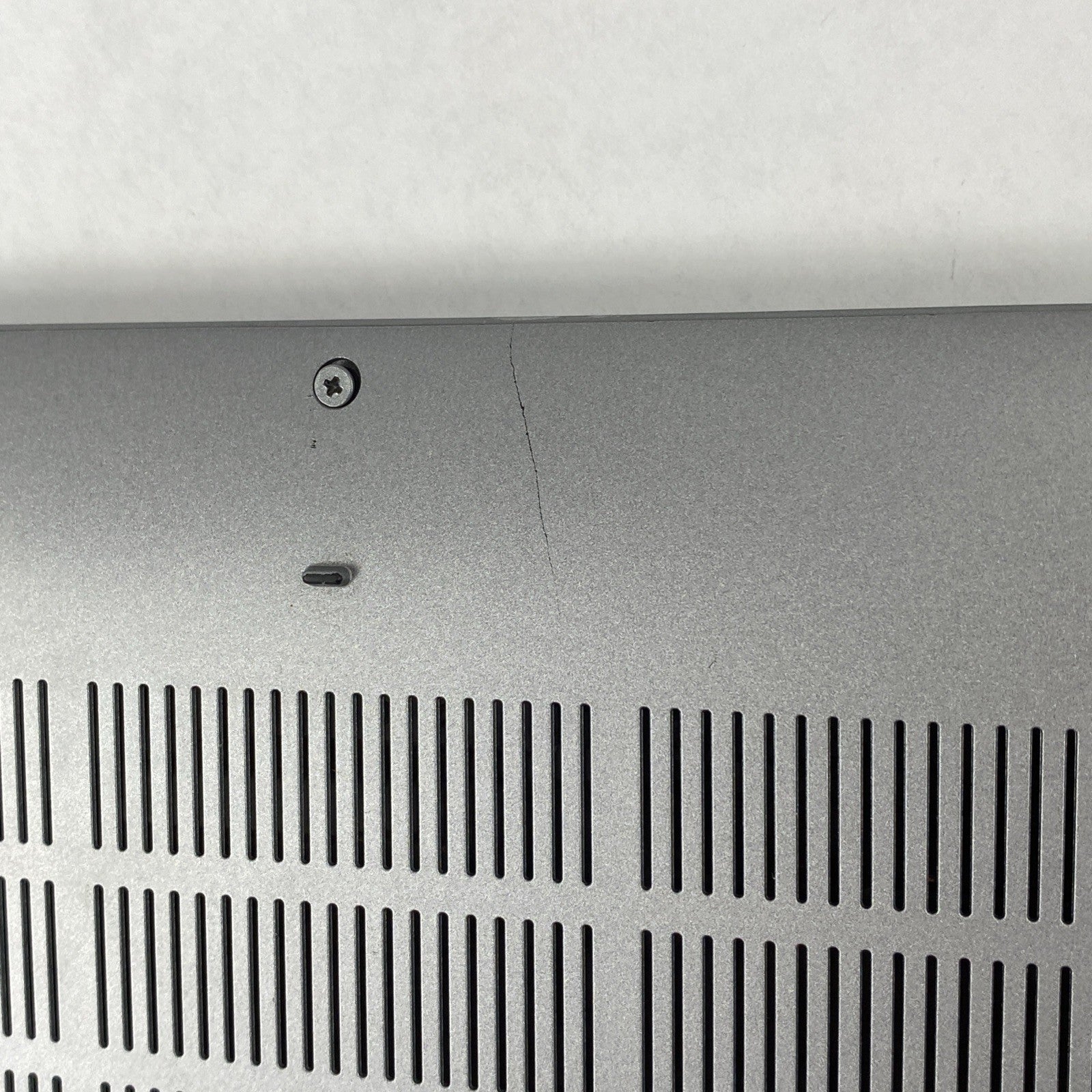 Dell Latitude 5510 Intel Core i5-10310U 1.70 GHz 16 GB RAM 15.6" No HDD No OS