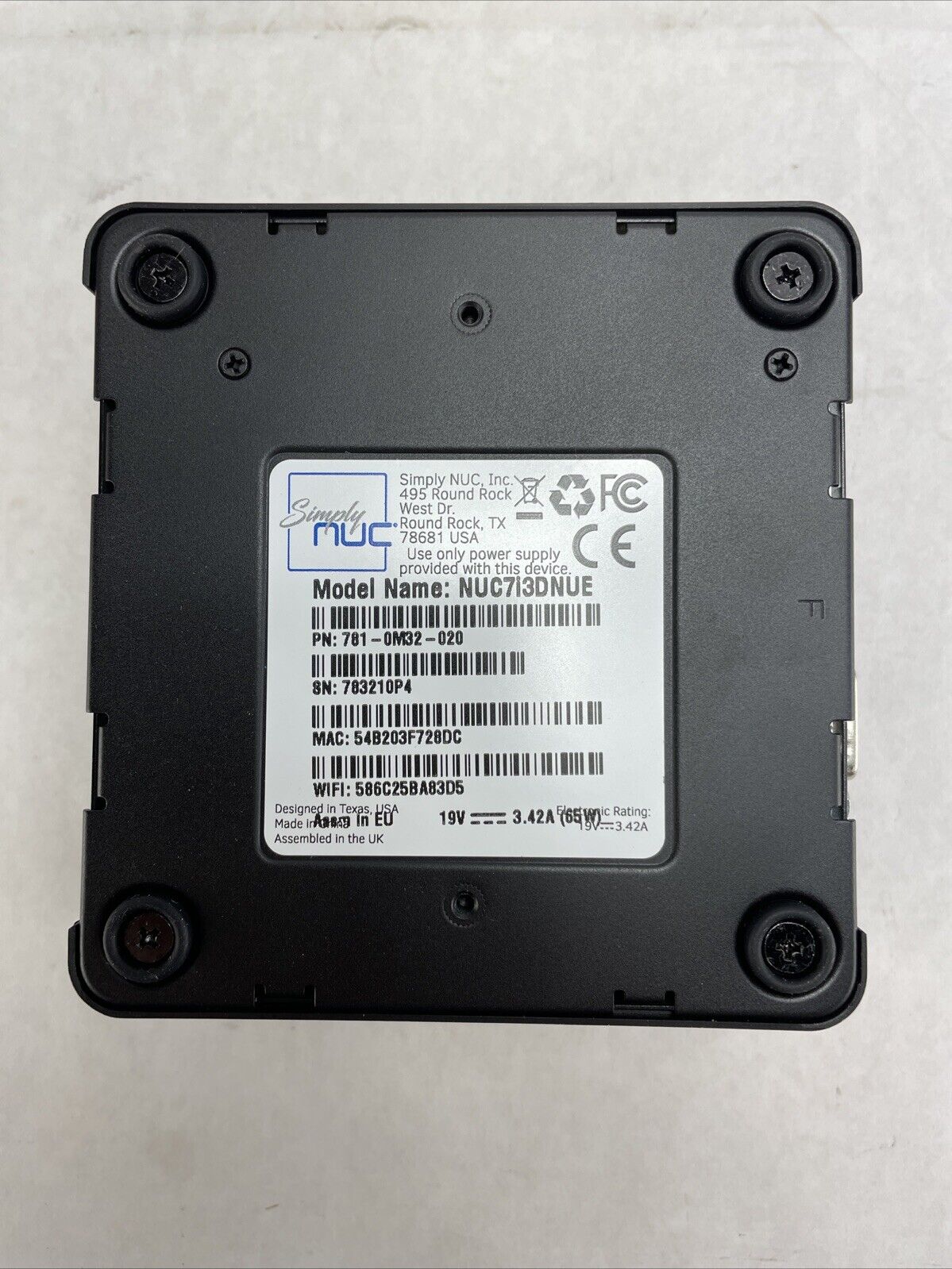 Intel NUC7i3DNUE Micro Intel Core i3-7100u 2.4GHz 4GB RAM No HDD No OS