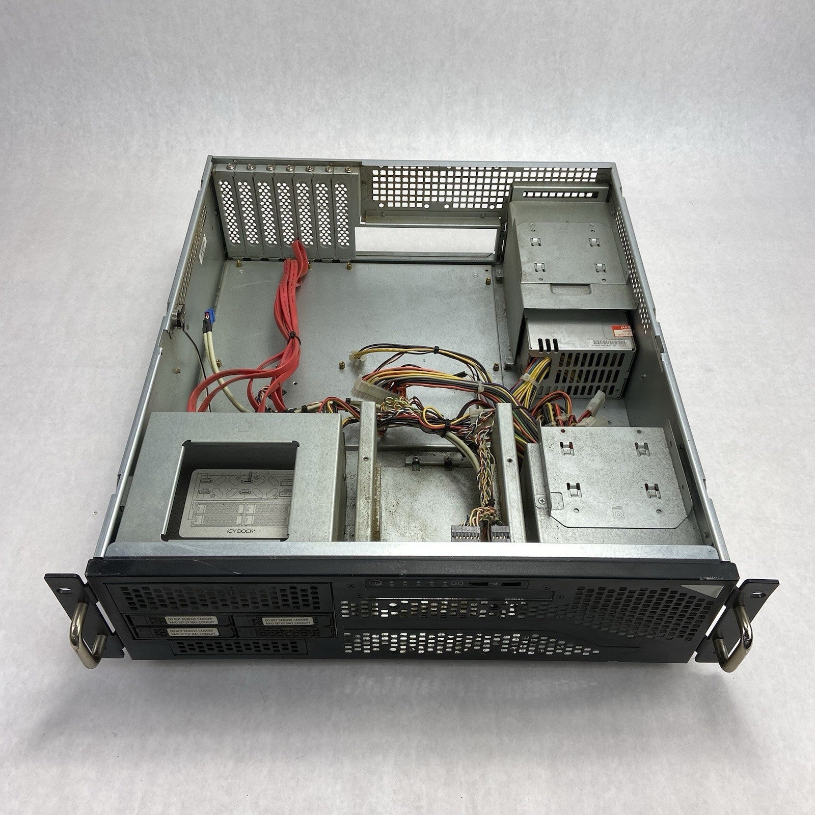 InWin R-Series IW R-300 3U RackMount Server Chassis EMACS P2H-5500V 500W PSU10