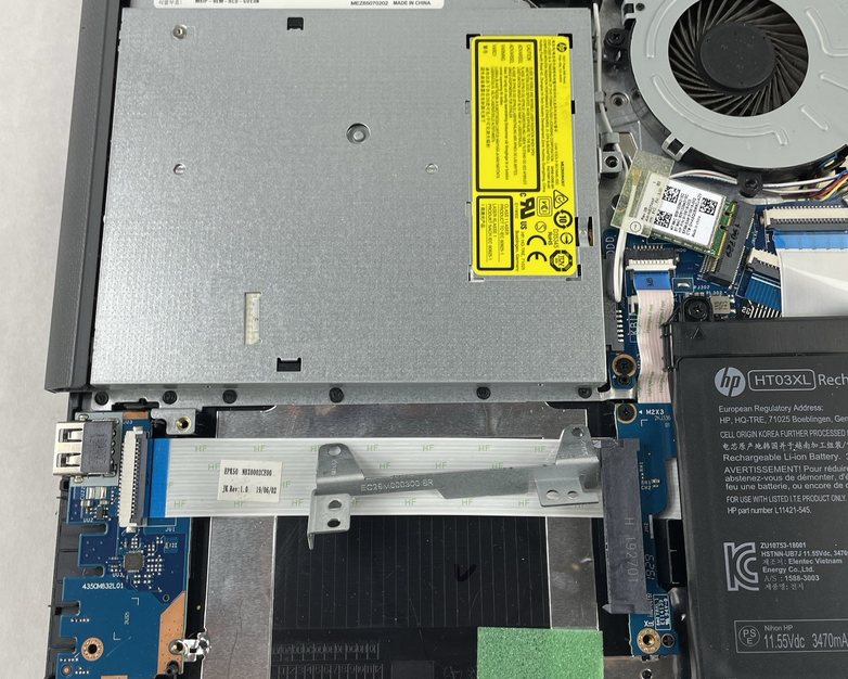 HP 15-da0046nr 15.6" i3-7020U 2.30 GHz 8 GB RAM No SSD No OS No AC