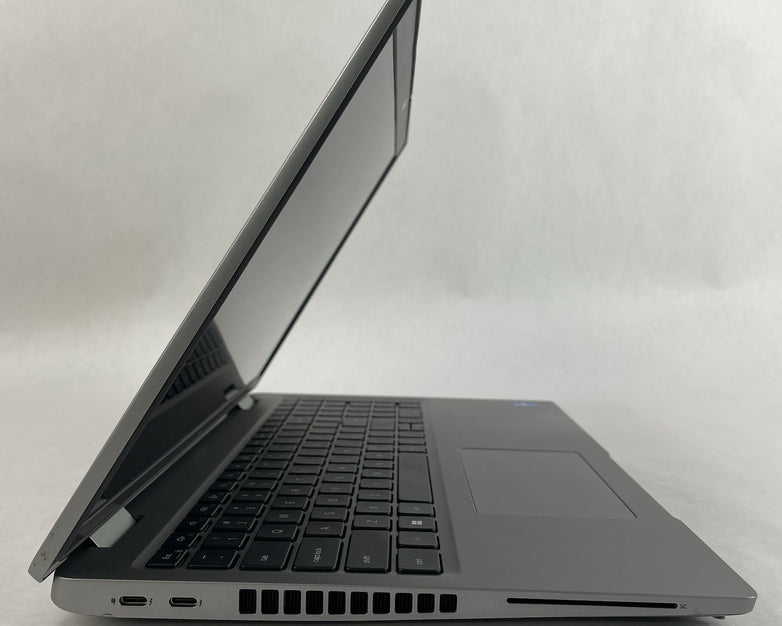 Dell Latitude 5520 15.6" i5-1145G7 2.60 GHz 16 GB RAM No SSD/OS/AC