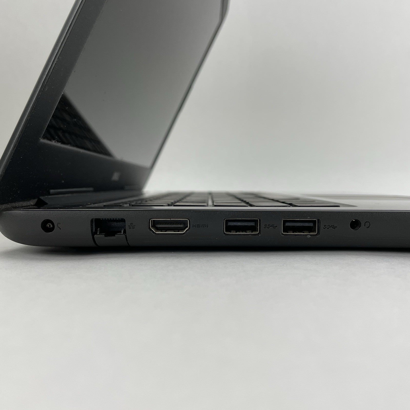 Dell Inspiron 5567 15.6" i5-7200U 2.50 GHz 8 GB RAM No SSD/OS/AC6