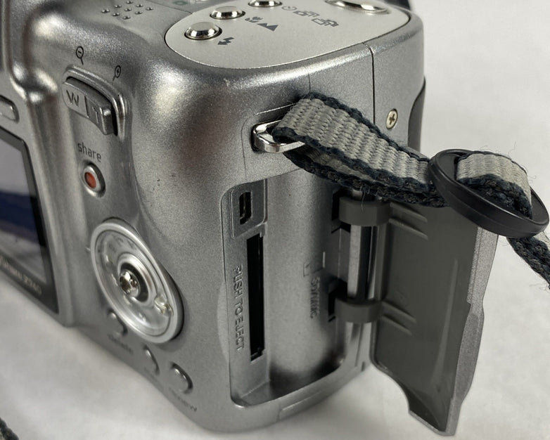Kodak EasyShare Z740 10x Zoom Digital Picture And Video Camera
